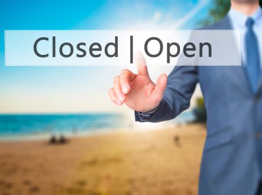 Açık kapalı - işadamı el basarak düğmesini Touch ekran i