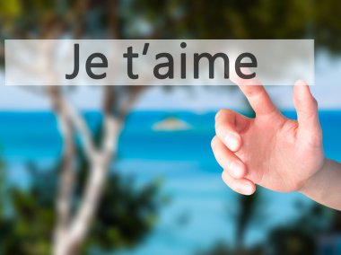 İş yaratma - dokunmatik ekran butonuna işadamı el basarak