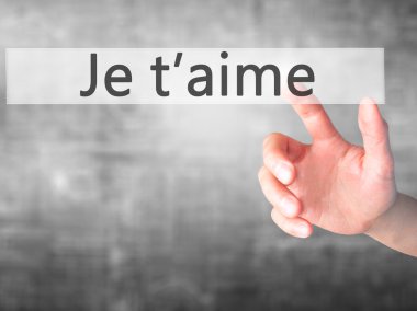 İş yaratma - dokunmatik ekran butonuna işadamı el basarak