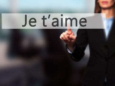 İş yaratma - dokunmatik ekran butonuna işadamı el basarak