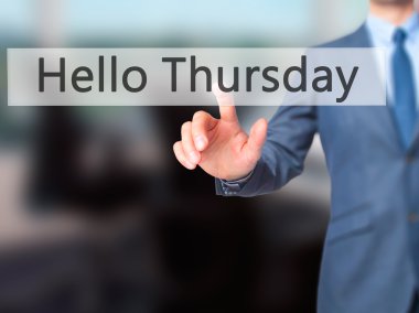 Ücretsiz teklif - dokunmatik ekran butonuna işadamı el basarak