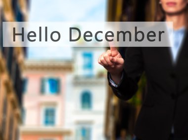 Ücretsiz teklif - dokunmatik ekran butonuna işadamı el basarak