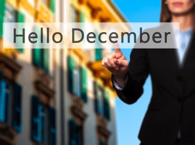 Ücretsiz teklif - dokunmatik ekran butonuna işadamı el basarak