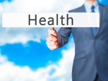 Ücretsiz teklif - dokunmatik ekran butonuna işadamı el basarak