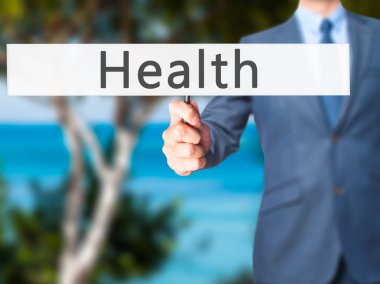 Ücretsiz teklif - dokunmatik ekran butonuna işadamı el basarak