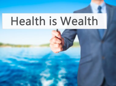 Ücretsiz teklif - dokunmatik ekran butonuna işadamı el basarak