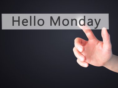 Ücretsiz teklif - dokunmatik ekran butonuna işadamı el basarak