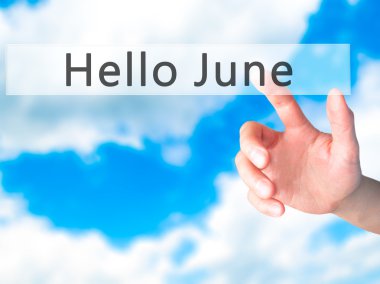 Ücretsiz teklif - dokunmatik ekran butonuna işadamı el basarak