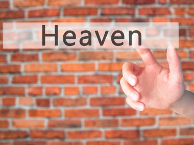 Ücretsiz teklif - dokunmatik ekran butonuna işadamı el basarak