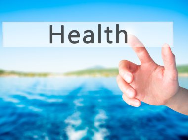 Ücretsiz teklif - dokunmatik ekran butonuna işadamı el basarak