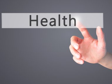 Ücretsiz teklif - dokunmatik ekran butonuna işadamı el basarak