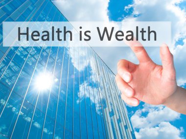 Ücretsiz teklif - dokunmatik ekran butonuna işadamı el basarak