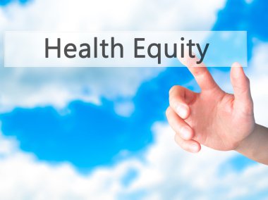 Ücretsiz teklif - dokunmatik ekran butonuna işadamı el basarak