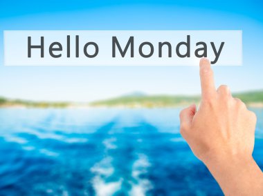 Ücretsiz teklif - dokunmatik ekran butonuna işadamı el basarak