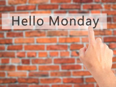 Ücretsiz teklif - dokunmatik ekran butonuna işadamı el basarak