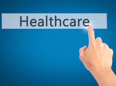 Ücretsiz teklif - dokunmatik ekran butonuna işadamı el basarak