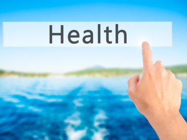 Ücretsiz teklif - dokunmatik ekran butonuna işadamı el basarak