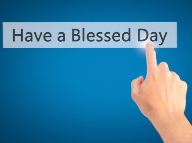 Ücretsiz teklif - dokunmatik ekran butonuna işadamı el basarak