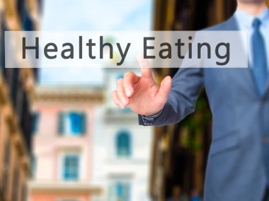 Ücretsiz teklif - dokunmatik ekran butonuna işadamı el basarak