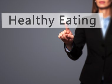 Ücretsiz teklif - dokunmatik ekran butonuna işadamı el basarak