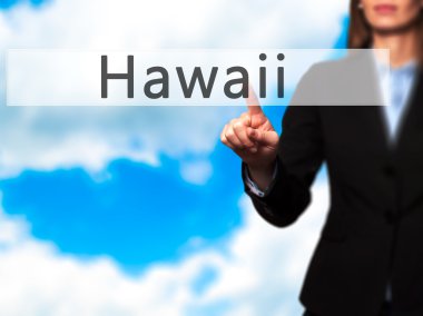 Ücretsiz teklif - dokunmatik ekran butonuna işadamı el basarak