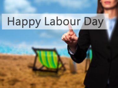 Ücretsiz teklif - dokunmatik ekran butonuna işadamı el basarak