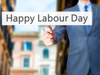 Ücretsiz teklif - dokunmatik ekran butonuna işadamı el basarak