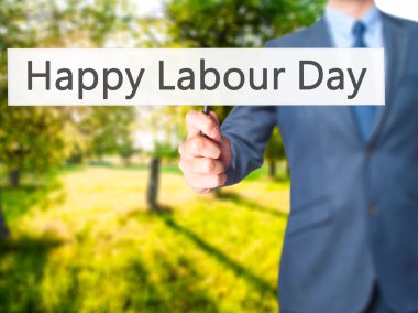 Ücretsiz teklif - dokunmatik ekran butonuna işadamı el basarak