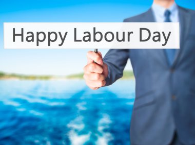 Ücretsiz teklif - dokunmatik ekran butonuna işadamı el basarak