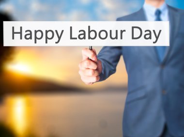 Ücretsiz teklif - dokunmatik ekran butonuna işadamı el basarak