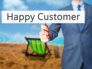 Ücretsiz teklif - dokunmatik ekran butonuna işadamı el basarak