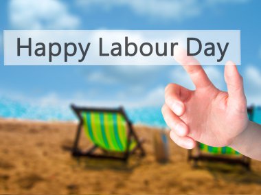 Ücretsiz teklif - dokunmatik ekran butonuna işadamı el basarak