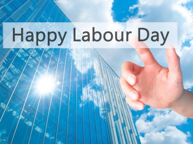 Ücretsiz teklif - dokunmatik ekran butonuna işadamı el basarak