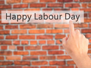 Ücretsiz teklif - dokunmatik ekran butonuna işadamı el basarak