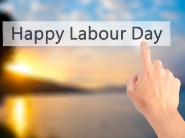 Ücretsiz teklif - dokunmatik ekran butonuna işadamı el basarak