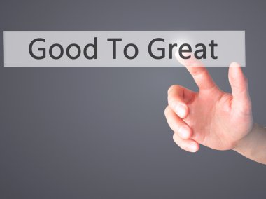 Ücretsiz teklif - dokunmatik ekran butonuna işadamı el basarak