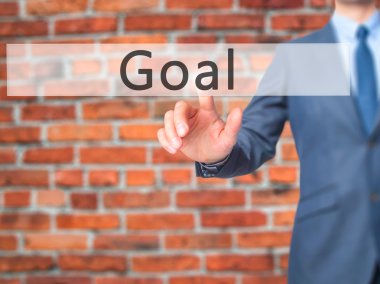 Ücretsiz teklif - dokunmatik ekran butonuna işadamı el basarak