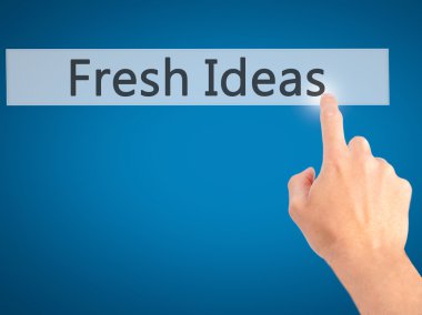 Ücretsiz teklif - dokunmatik ekran butonuna işadamı el basarak