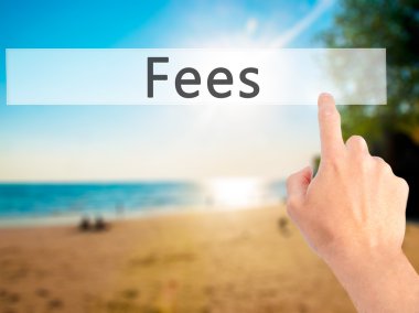 Ücretler - V'de bulanık arka plan konseptinde el tuşuna basarak