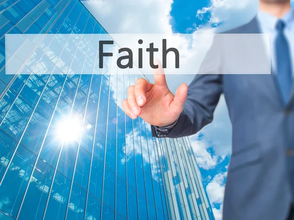 Faith - Empresário mão pressionando botão na tela sensível ao toque interfa — Fotografia de Stock