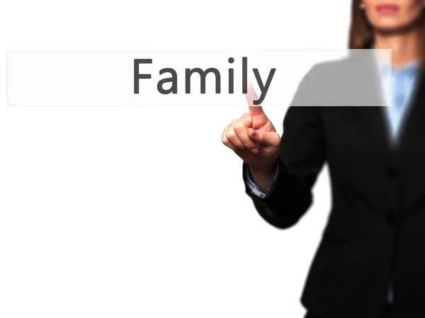 Familie - Geschäftsfrau drückt Hand auf Touchscreen inte — Stockfoto