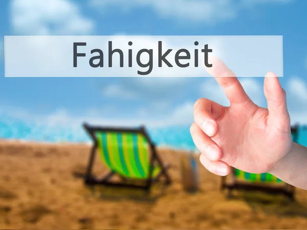 Fahigkeit - mit der Hand auf einen Knopf drücken auf verschwommen — Stockfoto