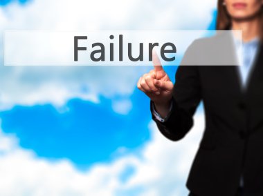 Hata - İş kadını dokunmatik ekran int düğmesine basarak