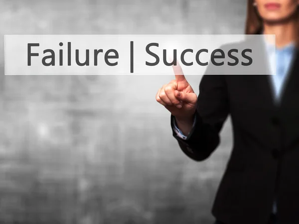 Mislukking succes-zakenvrouw handdrukken op Touch SC — Stockfoto