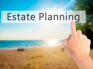 Emlak Planlama - arka plan bulanık c üzerinde bir düğmeye basarak el