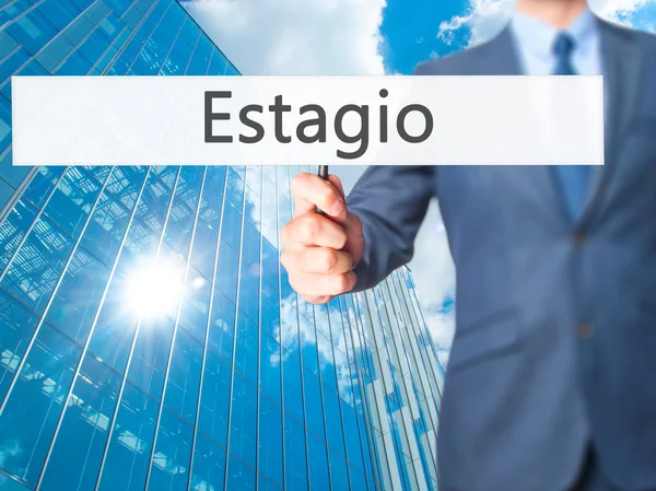 Estagio (staż w języku portugalskim) - biznesmen ręka trzyma si — Zdjęcie stockowe