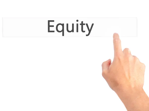 Equity - Hand trycka på en knapp på suddig bakgrund koncept — Stockfoto