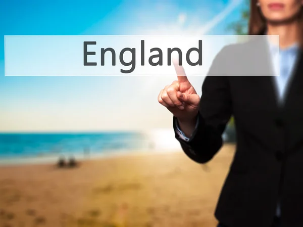 England - unternehmerin hand drücken knopf auf touch screen int — Stockfoto