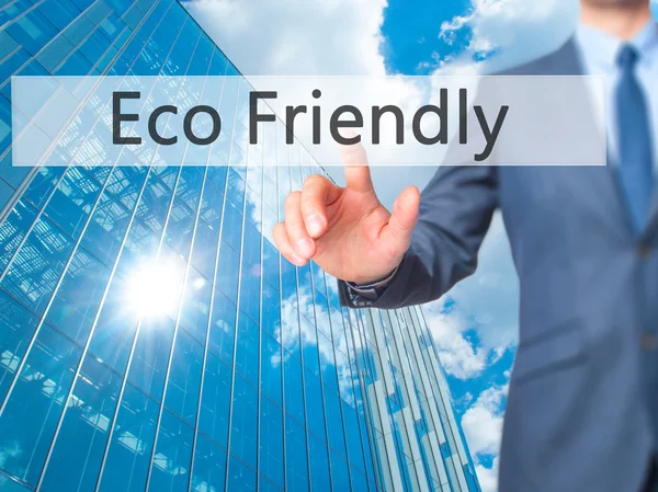 Eco friendly-zakenman handdruk knop op aanraakscherm — Stockfoto