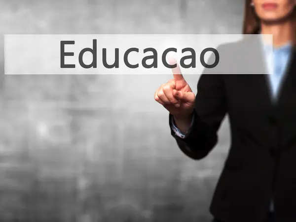 Educaco (Educação em Português) - Empresária mão pressionando — Fotografia de Stock